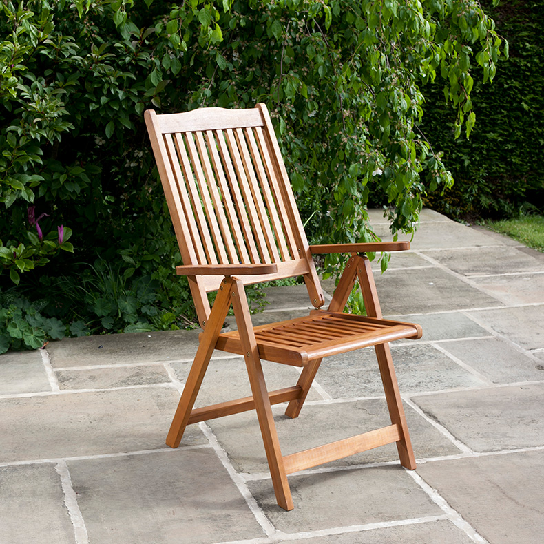 Windsor 1.0m Round Dining Set with 4 Recliner Chairs - BillyOh at Garden Buildings Direct